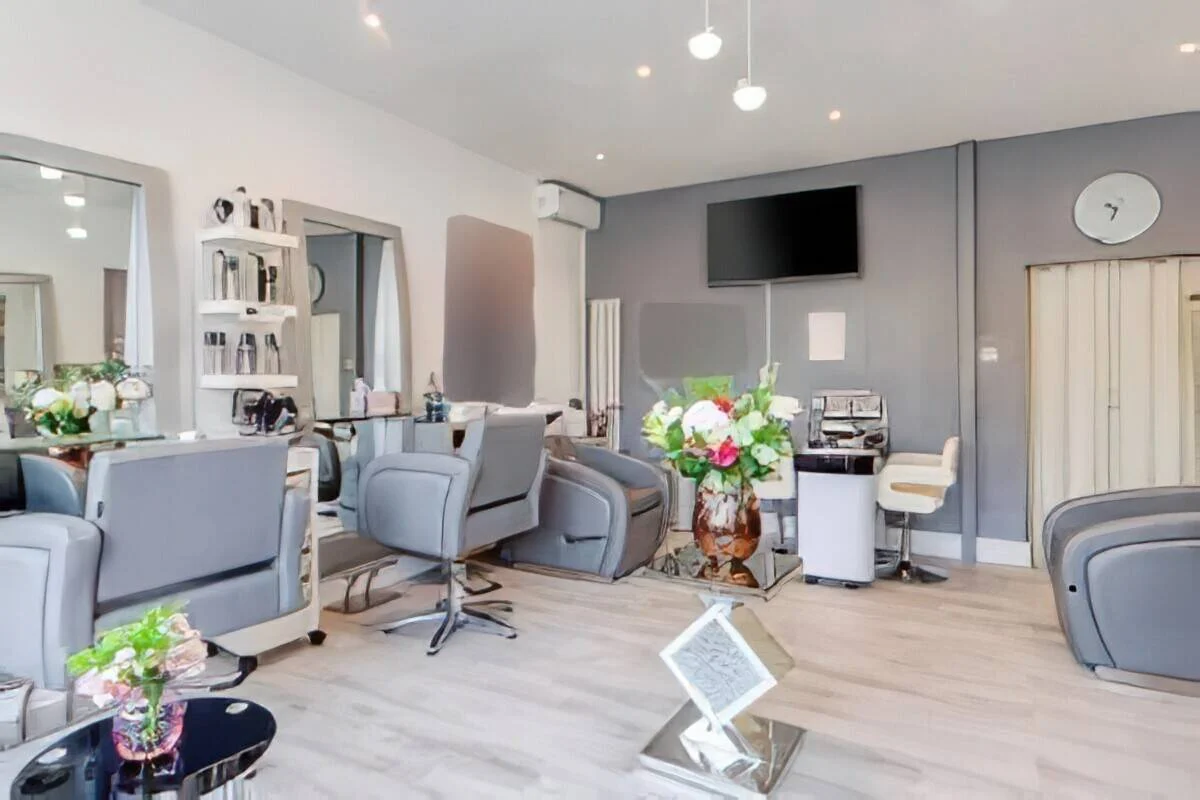 Sold beauty salon in Leicester with salon interior view